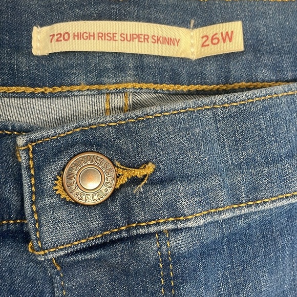 NWT Levi’s 720 High Rise Super Skinny Denim Jeans Distressed 26W - Picture 11 of 16